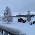 Semesterbostad Private Riverside & Sauna - Northern Lights From Your Terrace *