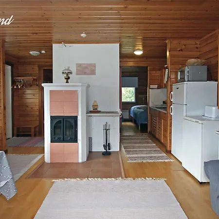 Riverside Beneath The Northern Lights 度假居