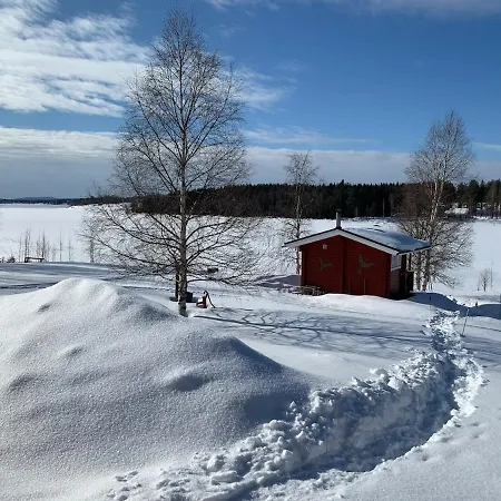 Riverside Beneath The Northern Lights Hébergement de vacances *