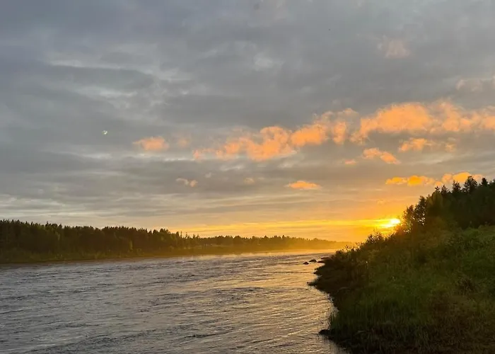 Riverside Beneath The Northern Lights 度假居 *