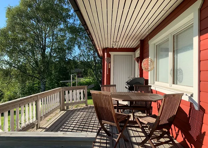 Holiday home Riverside Beneath The Northern Lights *